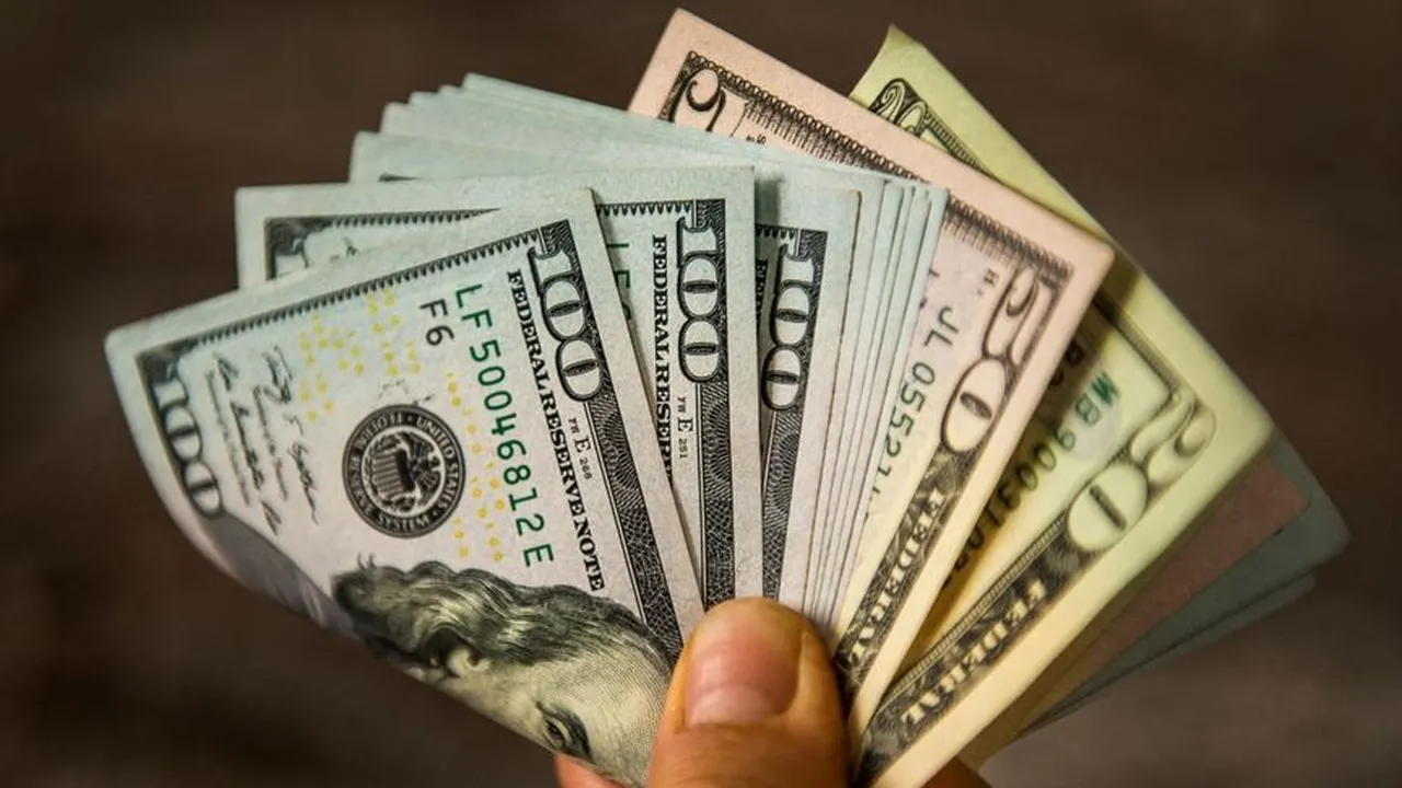 استقرار سعر الدولار عند مستوى 50 جنيها في تعاملات البنوك المحلية اليوم